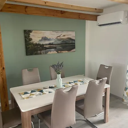 Maisonette-wohnung An Der Weissen Mauer 14 괴를리츠